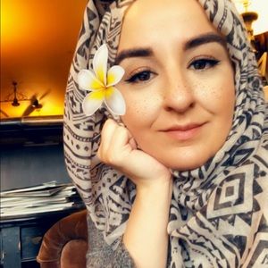 Meet your Posher, Lorraine